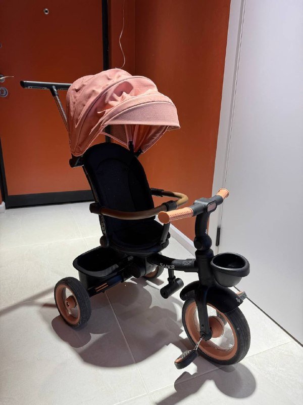 Детский трёхколёсный велосипед с рукояткой для управления