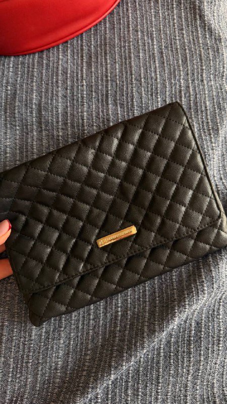 сумки, юбки, книги, разные вещи