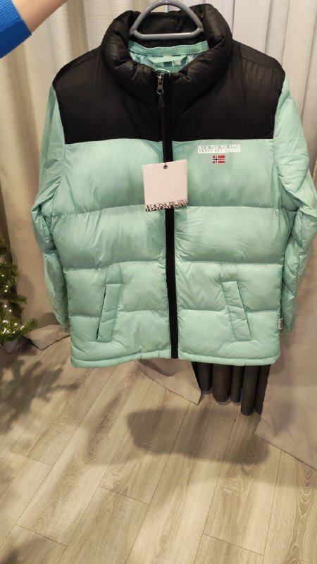 Женская куртка размер Л 2