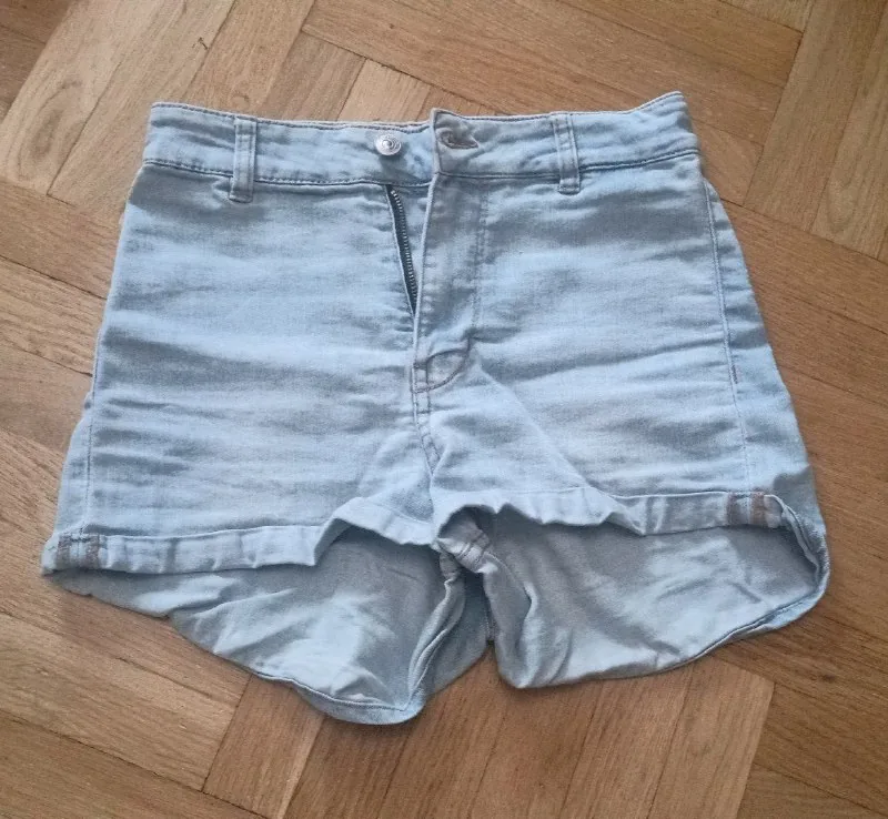 H&M-ის მოკლე ქალის ჯინსის შორტები 1