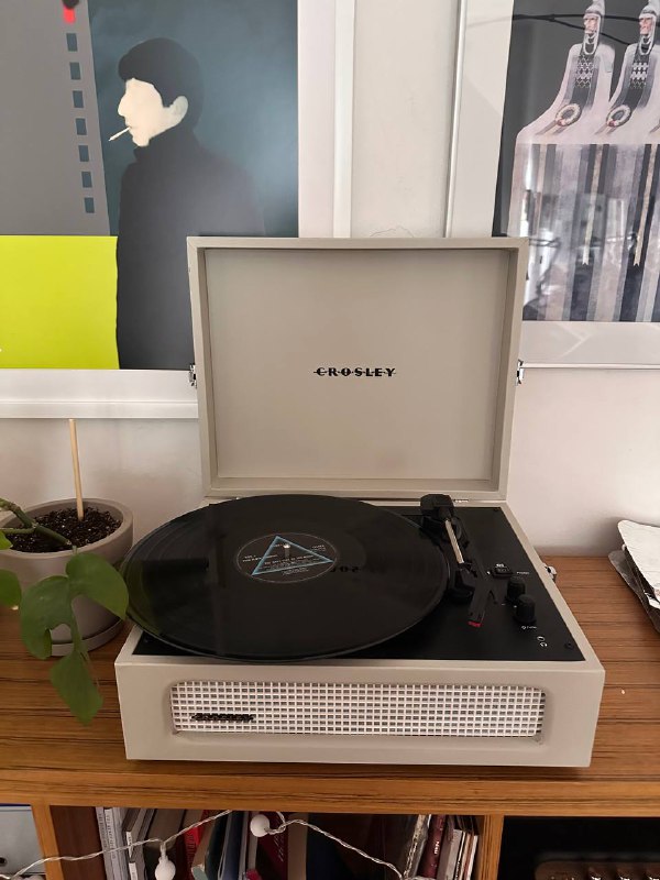 Проигрыватель пластинок Crosley Voyager с Bluetooth 5