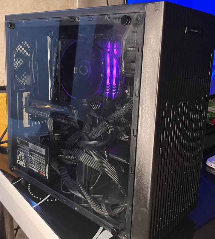 компьютер, монитор, кресло, лампа, стол 3