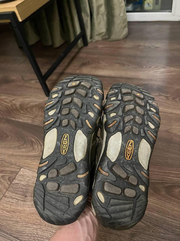 Keen hiking shoes size 40.5