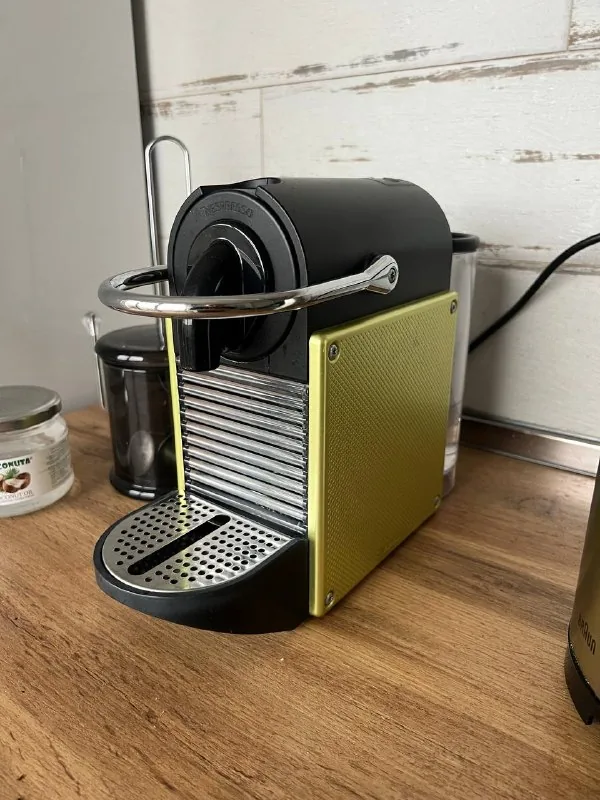 Кофемашина Nespresso Pixie 1