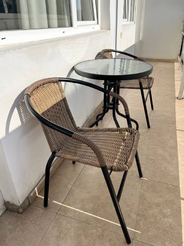 Набор садовой мебели со столом и двумя стульями