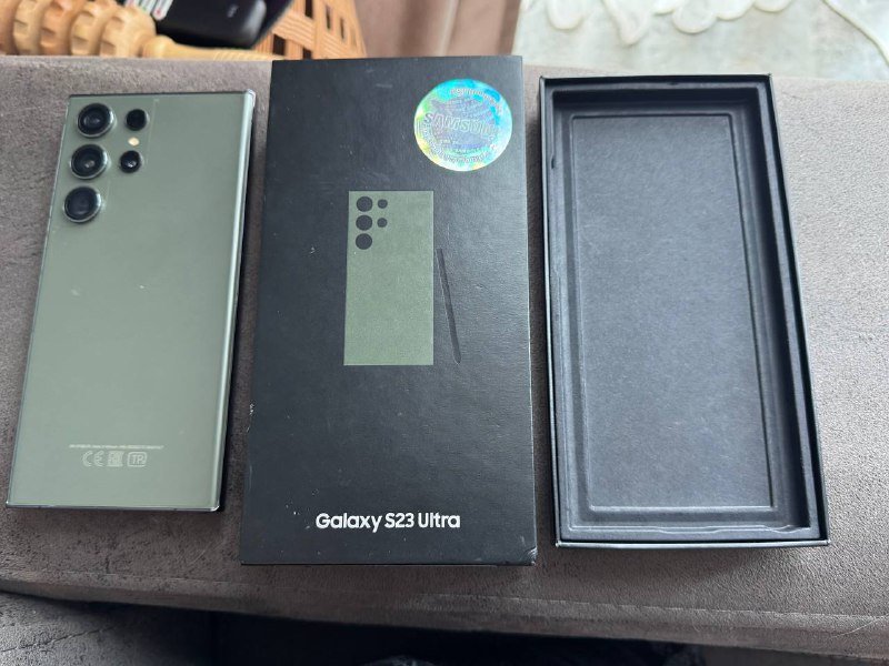 Samsung S23 Ultra 256 ГБ с коробкой и аксессуарами