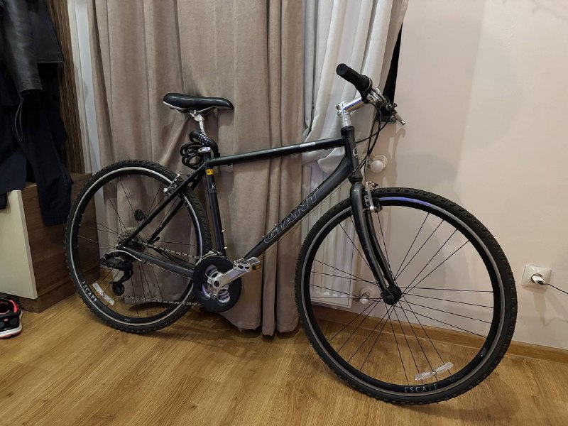 велосипед GIANT ESCAPE R3