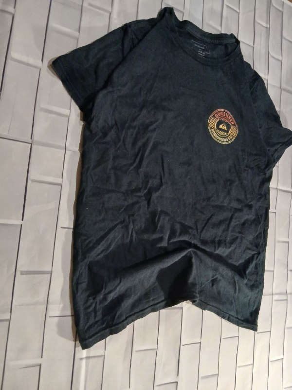 quicksilver men's t-shirt size s-m 2
