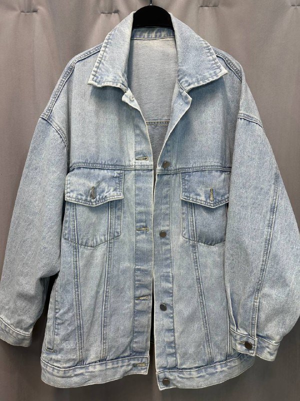 Кеды Karl Lagerfeld, джинсовка, пальто женское, сумка DKNY, джинсы Tommy Hilfiger, кеды DKNY, рубашка Minus, штаны Puma, лоферы, рюкзак Sury Frey, кофта с капюшоном 3