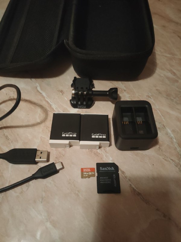 Original GoPro accessories with charger, 128GB chip, case