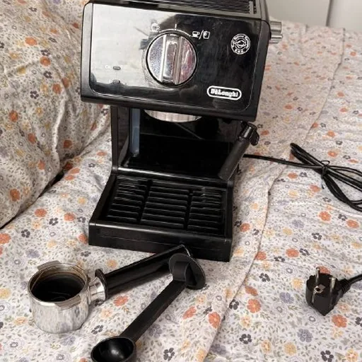 Рожковая кофемашина DeLonghi