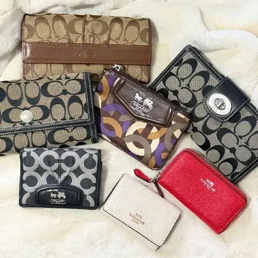Кошельки COACH