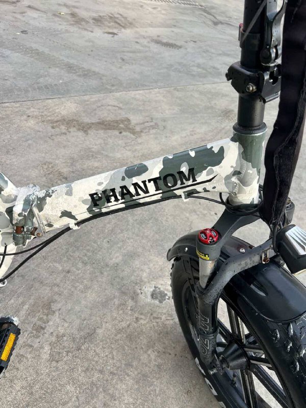 электро велосипед Phantom со шлемом