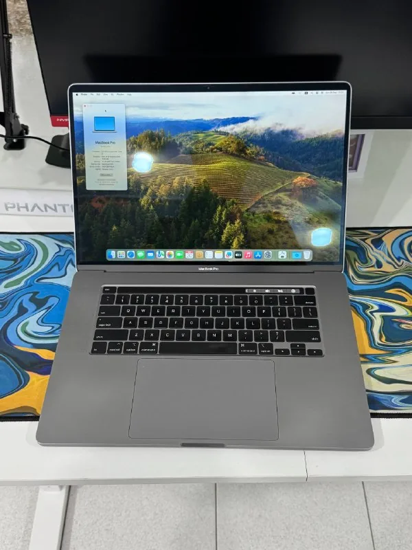 Apple MacBook Pro 16" 2019 1