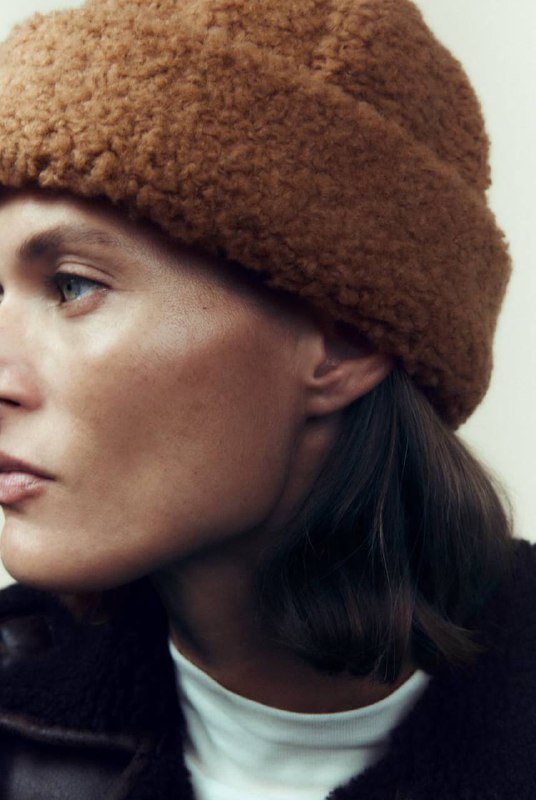 Шапка Zara из натуральной шерсти