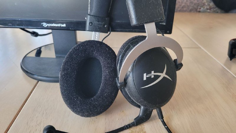 Игровые наушники HyperX со съемным микрофоном