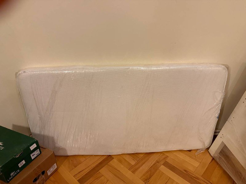 Детская кровать Mothercare 140x70 с матрасом 4