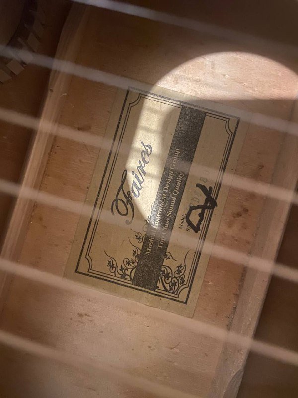 Акустическая гитара Faires с чехлом и каподастром 5