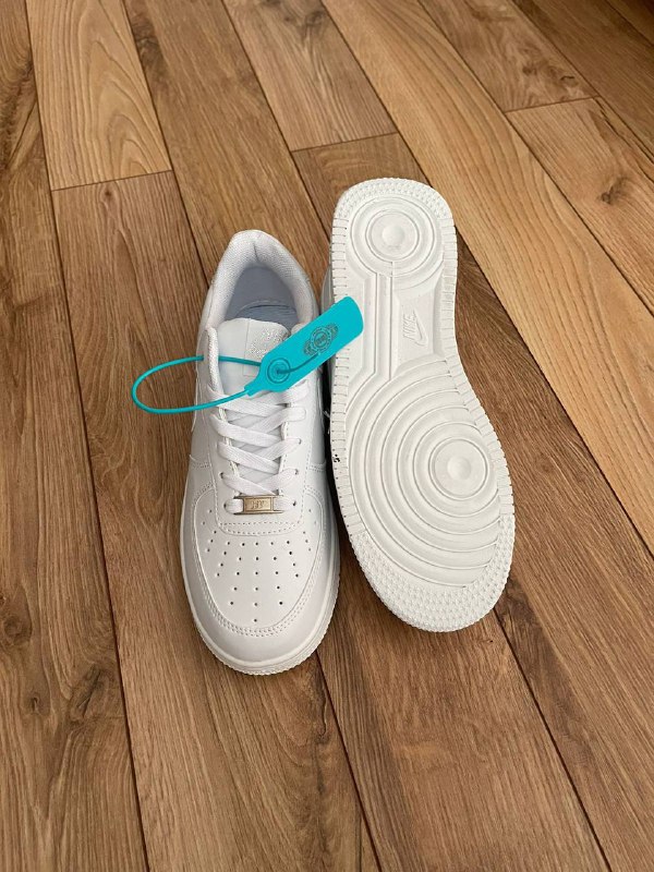 Белые кроссовки Nike Air Force размер 42 3