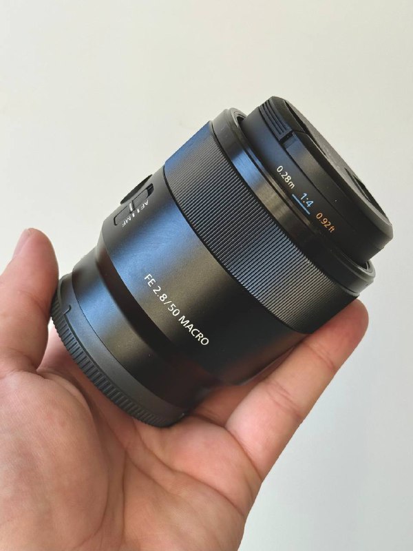 Объектив Sony FE 50mm f2.8 Macro Lens