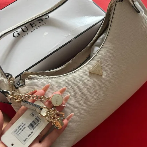 Сумочка Guess
