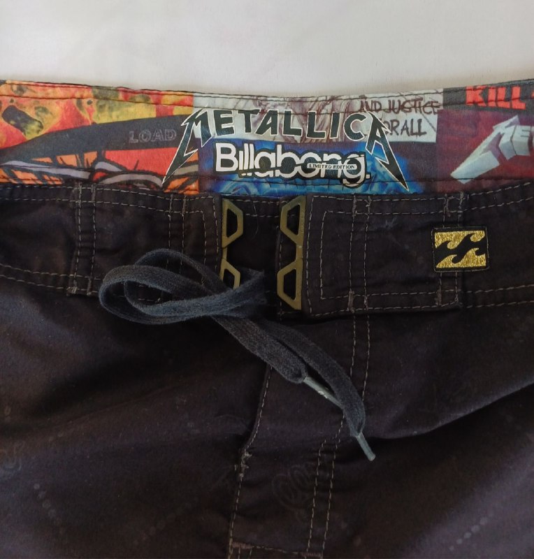 Billabong Metallica shorts, Size L 2