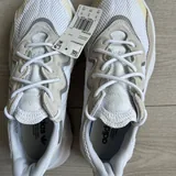 Adidas Ozweego, Adidas Ozelia 4