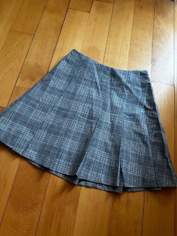 куртка бершка, сумка бершка, кофта чёрная, юбка, жилет зара 4