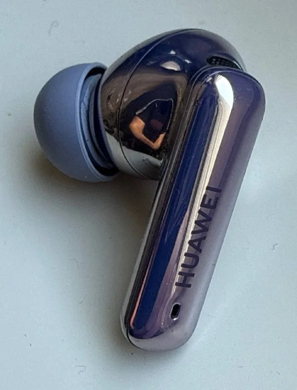 Найден наушник Huawei