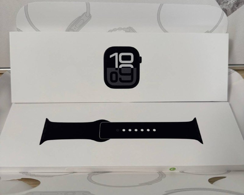 Apple Watch Series 10 GPS 46 мм черный спортивный ремешок