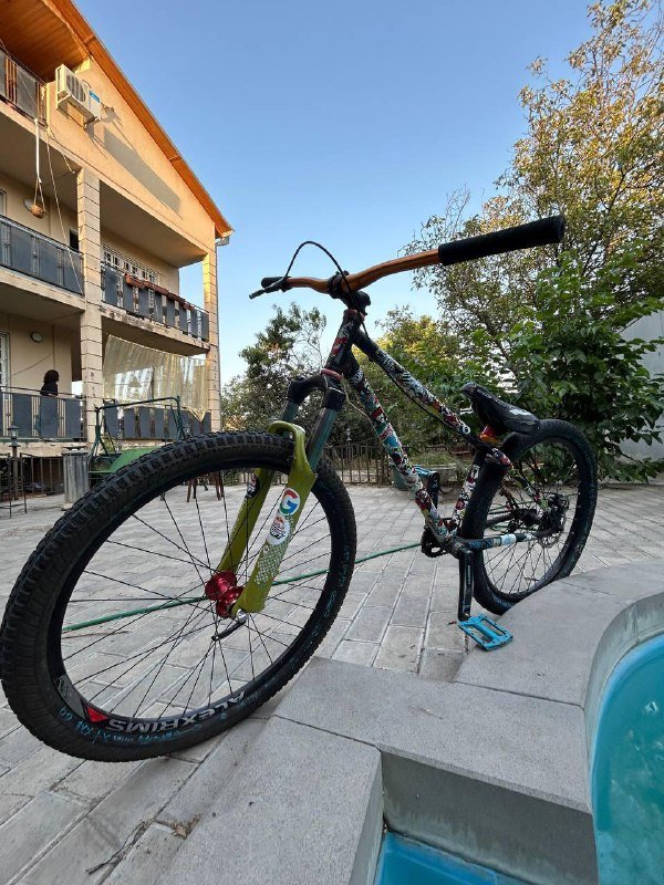 Кастомный MTB дёрт-джамп