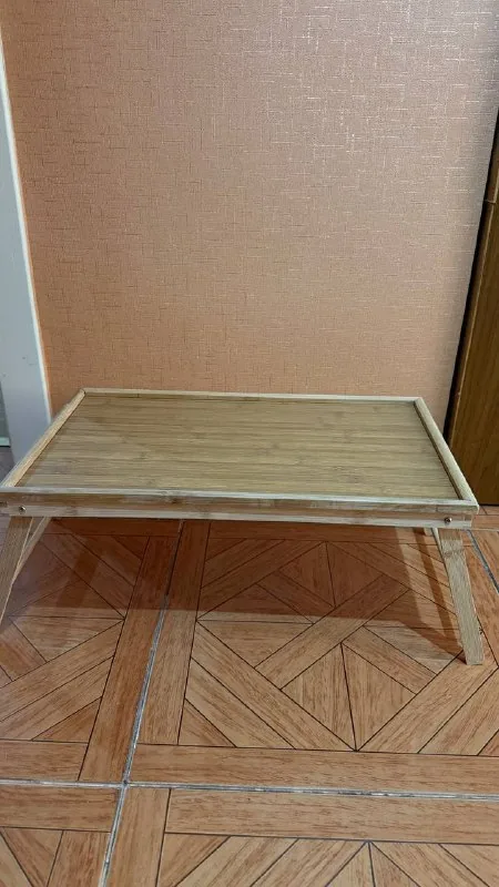 Кроватный столик 1