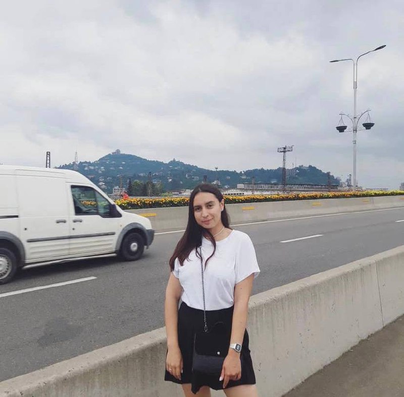 юбки Stradivarius, Sinsay, Bershka 3