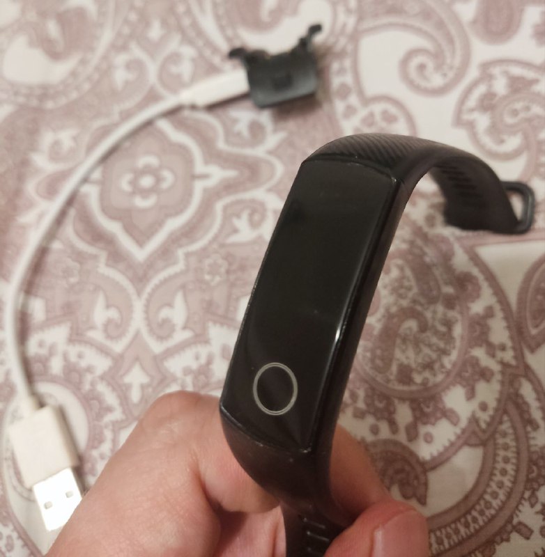 много вещей: RC автомобиль, детская коляска, люстра, кроссовки Air Jordan, Honor band 3