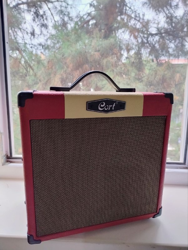 Гитарный Комбоусилитель Cort CM15R