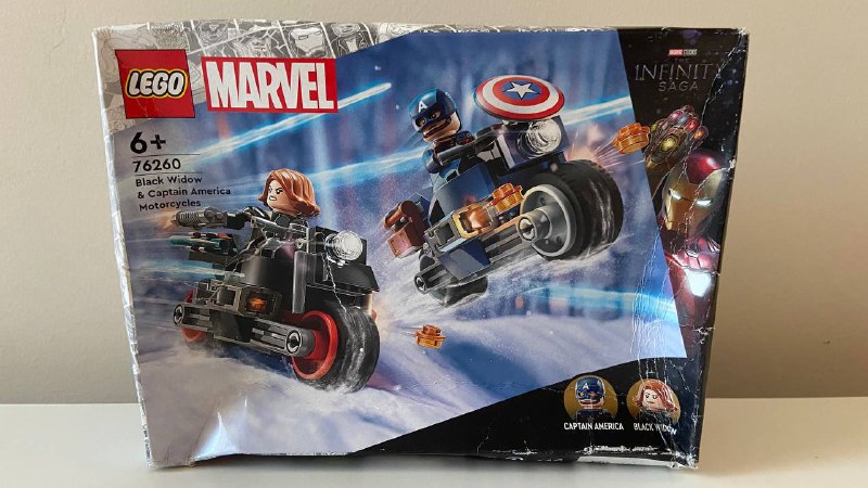 LEGO Minifigures 71046, 71047, Marvel 76260 4