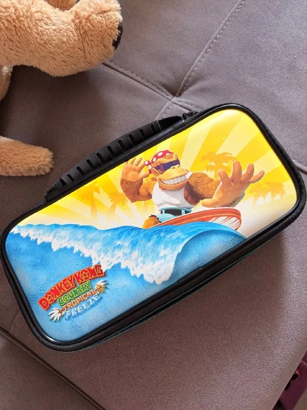 Фирменный чехол Nintendo Switch для OLED 1