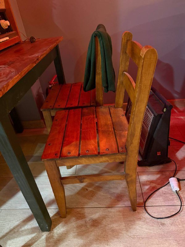 Комод, стулья, кресла, книги 6