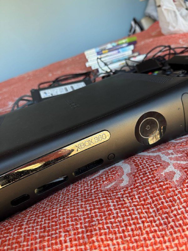 Xbox 360, 2 геймпада, Kinect, 7 игр 2