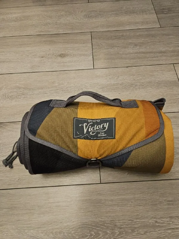 Nemo Victory patio blanket 1