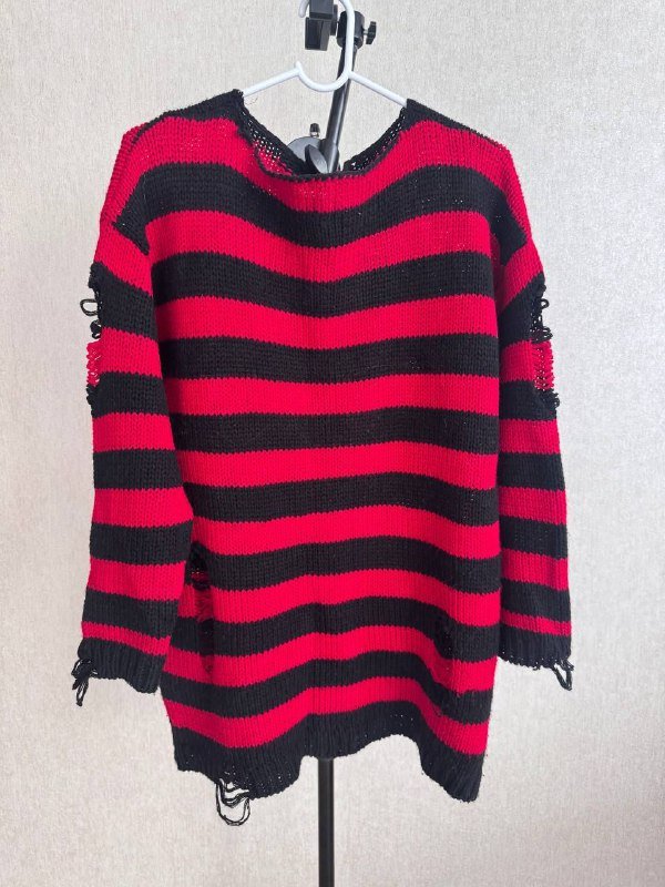 Вязаный свитер в стиле гранж оверсайз