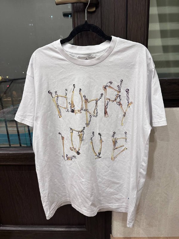 футболка Vivienne westwood, бомбер Levis, джинсовка Calvin Klein, футболка Hard rock cafe, туфли Зара, пуховик Levis
