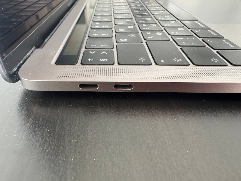 MacBook Pro Intel 8/256 5