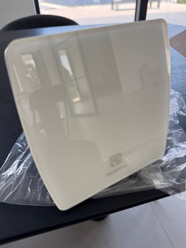 вытяжной вентилятор Electrolux Glass EAFG-120 белый 3