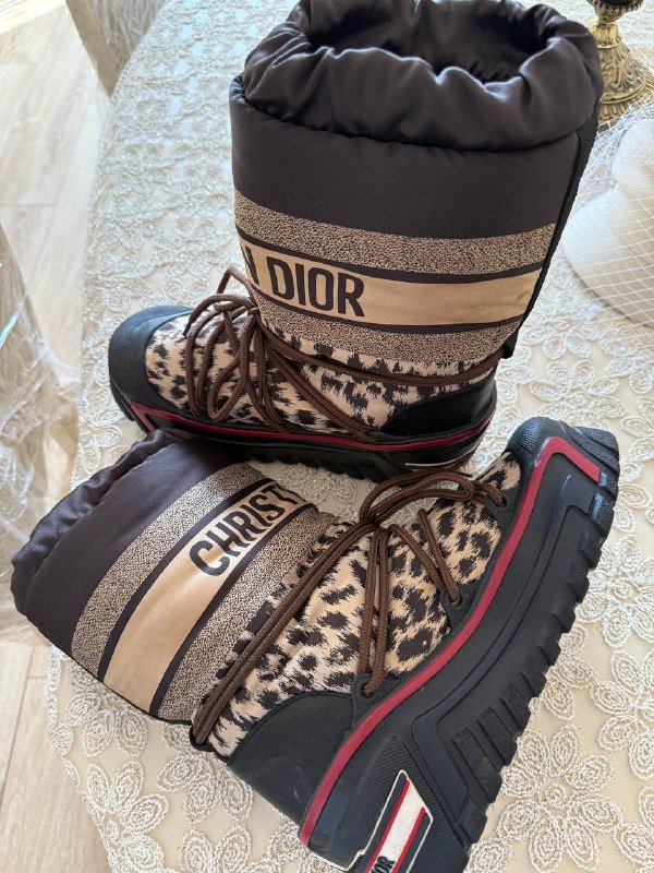 Moon boot by Dior size 39 2