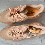 Кроссовки Adidas Ozweego и Calvin Klein 1