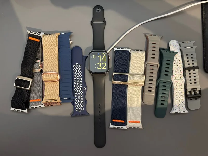 Apple Watch S11 46mm с ремешками 1