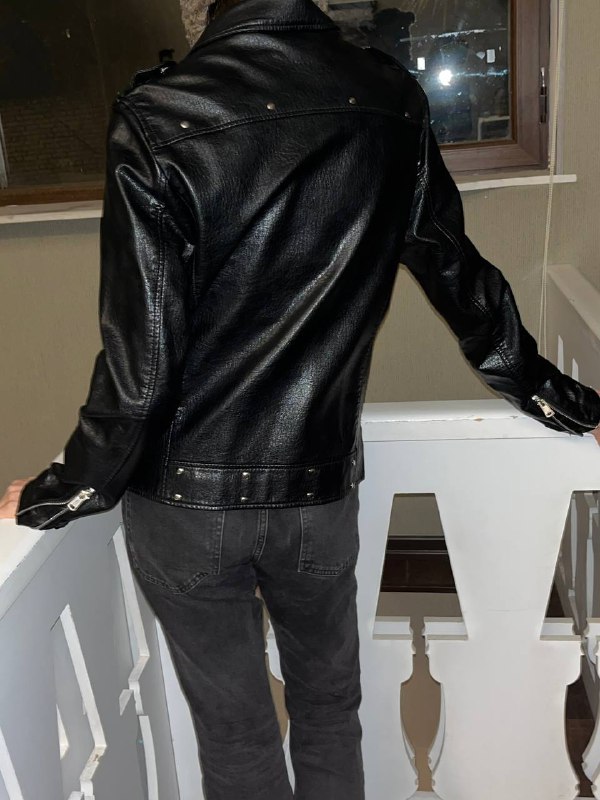 Пуховик Penfield Rockwool, кожаная куртка Meridian, куртка Emporio Armani, кожаный плащ 4