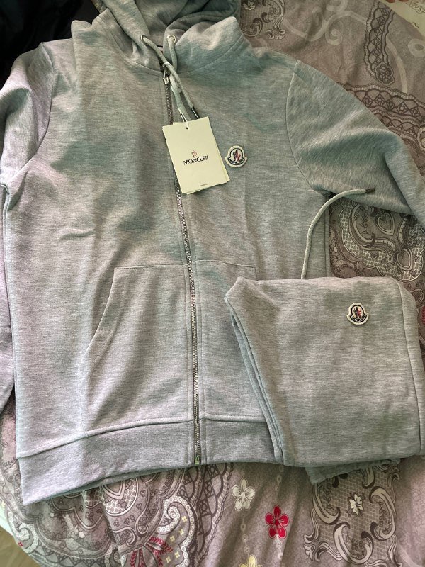 Серая мужская толстовка и штаны Moncler