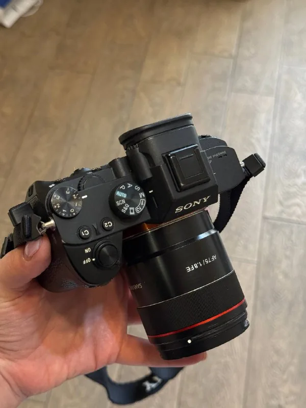 Sony a7 III, Samyang 75 1.8